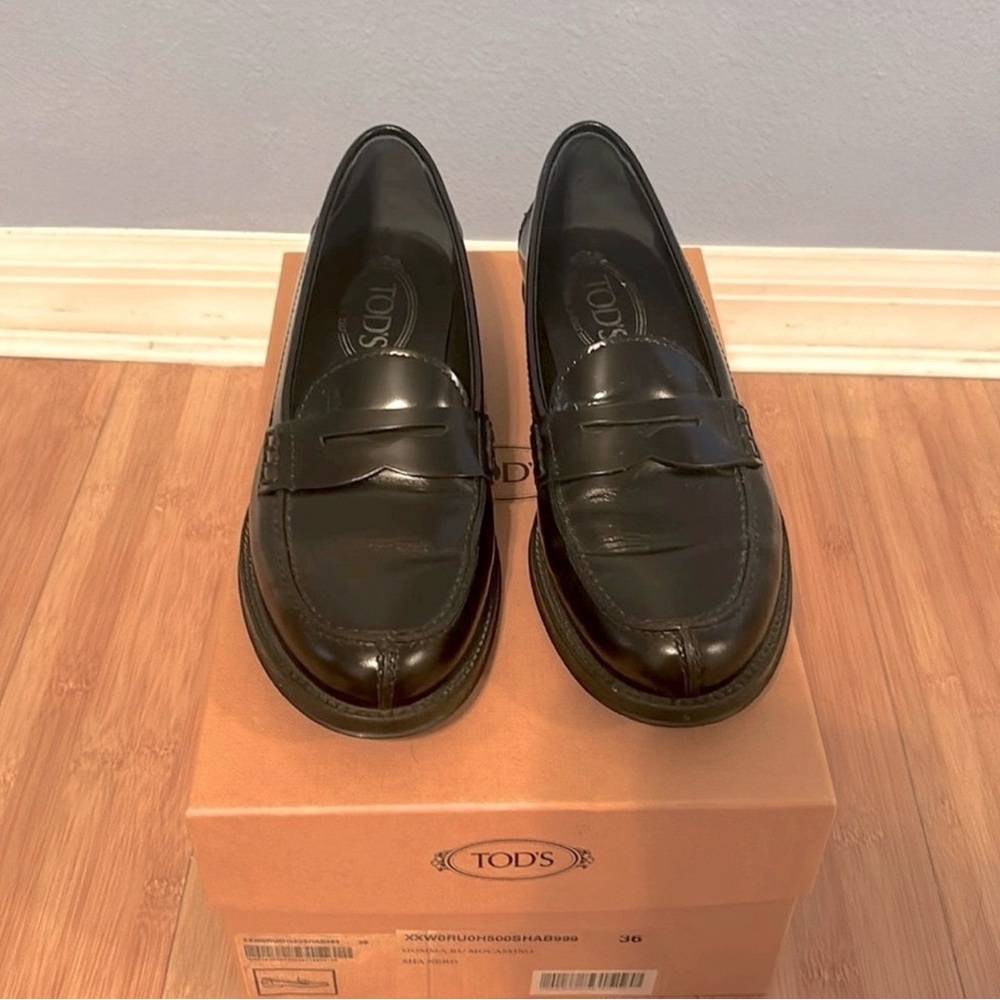 TOD'S Black Leather Loafers Size 36
